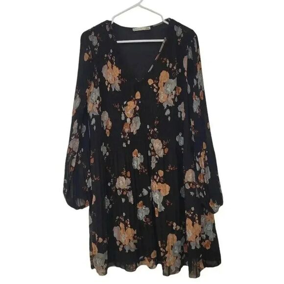 Black Tape Women's Pleated Black Poly Chiffon V-Neck Long Sleeve Relaxed Fit Lin - Picture 2 of 13